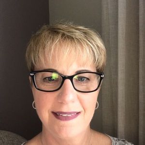 Meet your Posher, Denise